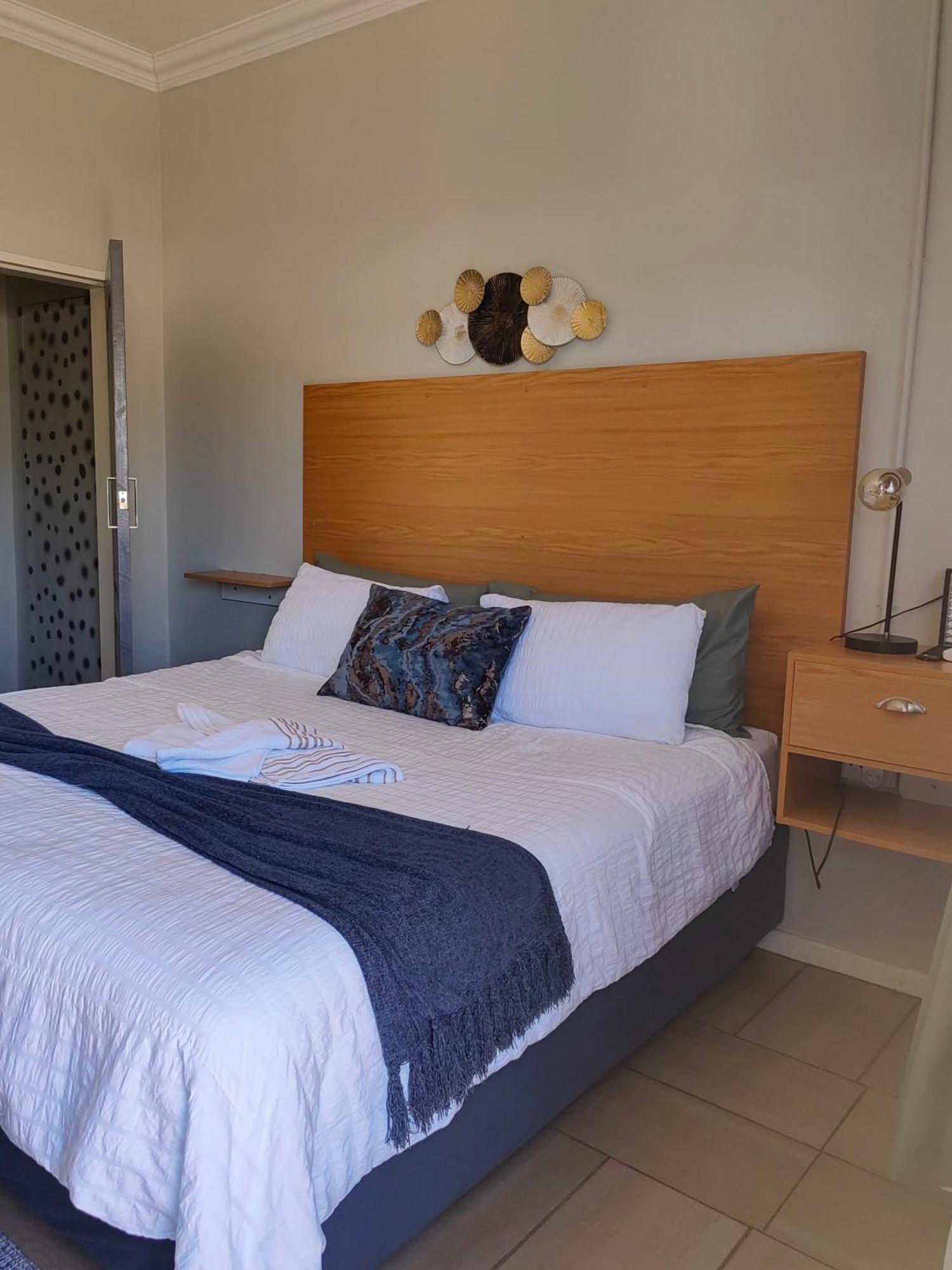 Back Of The Moon Guesthouse Kuruman Exteriör bild